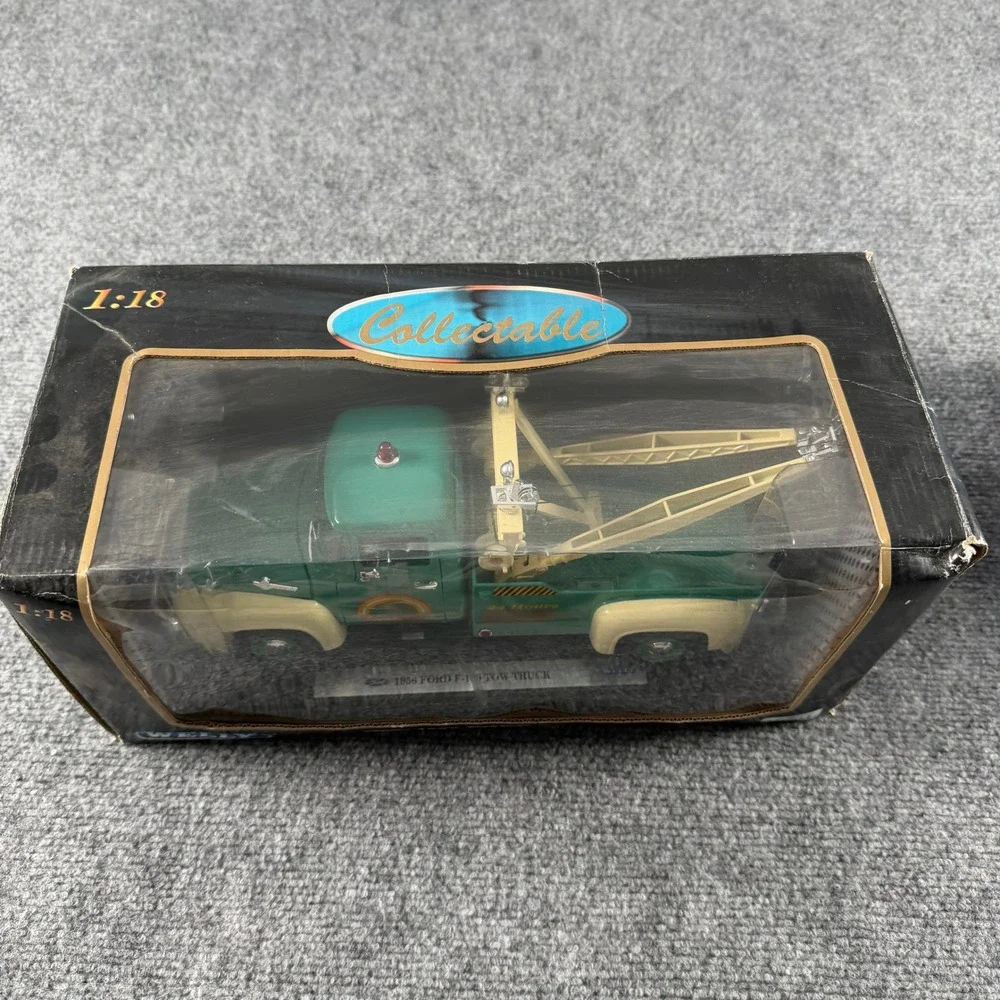 Welly 1956 Ford F-100 Tow Truck 1:18 Green Diecast Metal Collectible